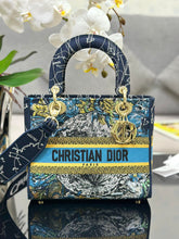 Load image into Gallery viewer, Christian Dior Medium Lady D Lite Bag
