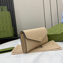 Load image into Gallery viewer, Gucci GG Continental Wallet

