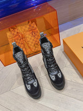 Load image into Gallery viewer, Louis Vuitton Laureate  Platform Desert Boots
