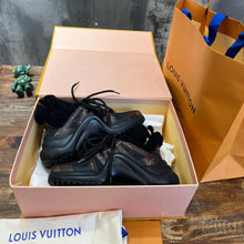 Load image into Gallery viewer, Louis Vuitton Archlight Sneaker
