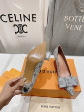 Load image into Gallery viewer, Louis Vuitton Blossom Pump
