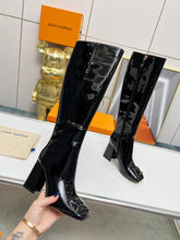 Load image into Gallery viewer, Louis Vuitton Shake High Boots
