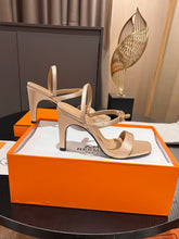 Load image into Gallery viewer, Hermes Glamour 70 Sandals
