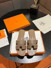 Load image into Gallery viewer, Hermes Oran Sandal
