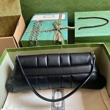 Load image into Gallery viewer, Gucci Horsebit Chain Medium Shoulder Bag
