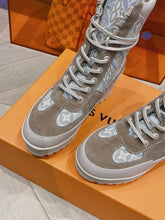 Load image into Gallery viewer, Louis Vuitton Laureate  Platform Desert Boots
