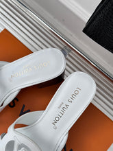 Load image into Gallery viewer, Louis vuitton  Isola Mule
