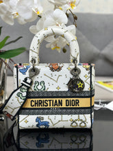 Load image into Gallery viewer, Christian Dior Medium Lady D Lite Bag
