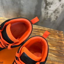 Load image into Gallery viewer, Hermes Sneakers
