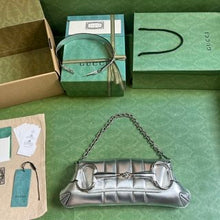 Load image into Gallery viewer, Gucci Horsebit Chain Medium Shoulder Bag
