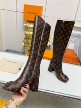 Load image into Gallery viewer, Louis Vuitton Shake High Boots
