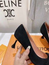 Load image into Gallery viewer, Louis Vuitton Blossom Pump
