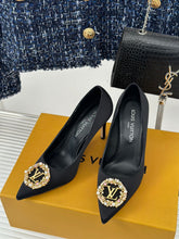Load image into Gallery viewer, Louis Vuitton Pump
