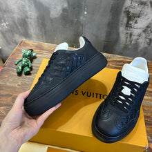 Load image into Gallery viewer, Louis Vuitton Groovy Platform Sneakers
