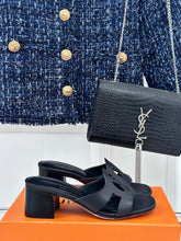 Load image into Gallery viewer, Louis vuitton  Isola Mule
