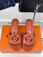 Load image into Gallery viewer, Louis vuitton  Isola Mule
