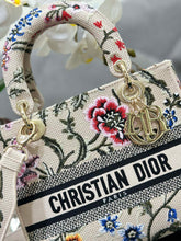 Load image into Gallery viewer, Christian Dior Medium Lady D Lite Bag
