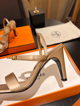 Load image into Gallery viewer, Hermes Glamour 70 Sandals
