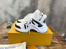 Load image into Gallery viewer, Louis Vuitton Archlight Sneaker
