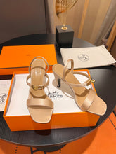 Load image into Gallery viewer, Hermes Glamour 70 Sandals
