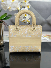 Load image into Gallery viewer, Christian Dior Medium Lady D Lite Bag
