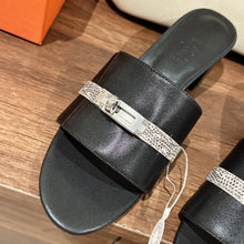 Load image into Gallery viewer, Hermes Gigi Sandal
