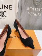 Load image into Gallery viewer, Louis Vuitton Blossom Pump
