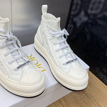 Load image into Gallery viewer, Christian Dior Walk&#39;n  Sneakers
