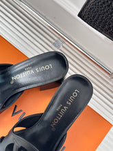 Load image into Gallery viewer, Louis vuitton  Isola Mule

