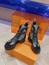 Load image into Gallery viewer, Louis Vuitton Laureate  Platform Desert Boots
