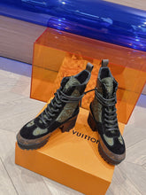 Load image into Gallery viewer, Louis Vuitton Laureate  Platform Desert Boots
