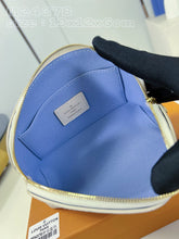 Load image into Gallery viewer, Louis Vuitton Cosmetic Pouch Bag
