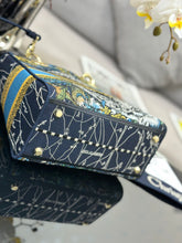 Load image into Gallery viewer, Christian Dior Medium Lady D Lite Bag

