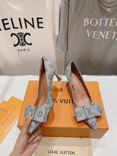 Load image into Gallery viewer, Louis Vuitton Blossom Pump
