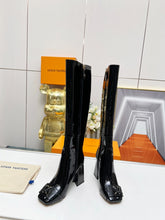 Load image into Gallery viewer, Louis Vuitton Shake High Boots
