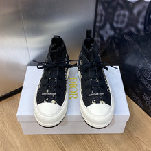 Load image into Gallery viewer, Christian Dior Walk&#39;n  Sneakers
