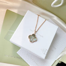 Load image into Gallery viewer, Van Cleef &amp;  Arpels Necklace
