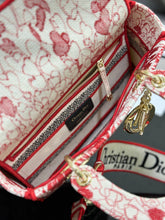 Load image into Gallery viewer, Christian Dior Medium Lady D Lite Bag
