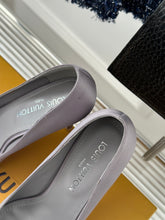 Load image into Gallery viewer, Louis Vuitton Pump
