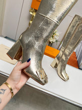 Load image into Gallery viewer, Louis Vuitton Shake High Boots

