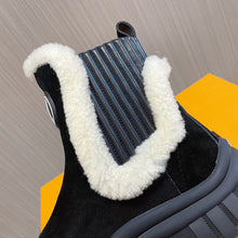 Load image into Gallery viewer, Louis Vuitton Ruby Flat Ranger Boots
