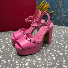 Load image into Gallery viewer, Valentino Garavani Tan-go Platform Patent Leather Sandal 155MM
