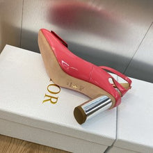 Load image into Gallery viewer, Christian Dior Day Pump
