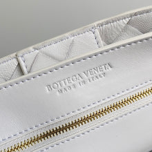 Load image into Gallery viewer, Bottega Veneta Andiamo Bag

