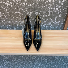 Load image into Gallery viewer, Valentino Tan-Go Patent Leather Pump 100mm
