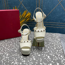Load image into Gallery viewer, Valentino Tan-go Platform Patent Leather Sandal 155MM
