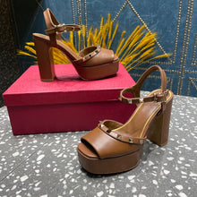 Load image into Gallery viewer, Valentino Tan-go Platform Patent Leather Sandal 155MM
