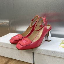 Load image into Gallery viewer, Christian Dior Day Pump
