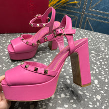Load image into Gallery viewer, Valentino Garavani Tan-go Platform Patent Leather Sandal 155MM
