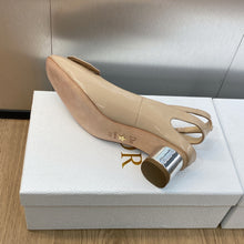 Load image into Gallery viewer, Christian Dior Day Pump
